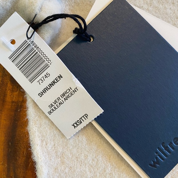 NWT Wilfred Free Cropped Cardigan “Shrunken Collection” Reverse Seam Size XXS - Picture 8 of 13